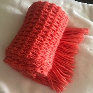 chunky waffle cozy soft scarf w/ fringe🍂